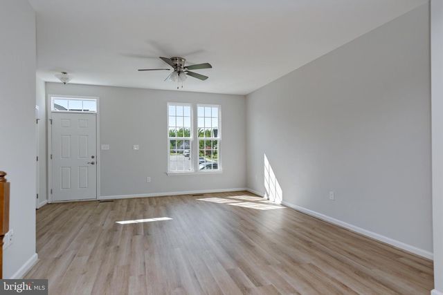 8647 ROSECRANS LN, Spotsylvania, VA 22553
