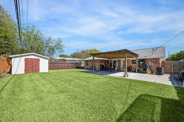 6610 Fairway Drive, Galveston, TX 77551