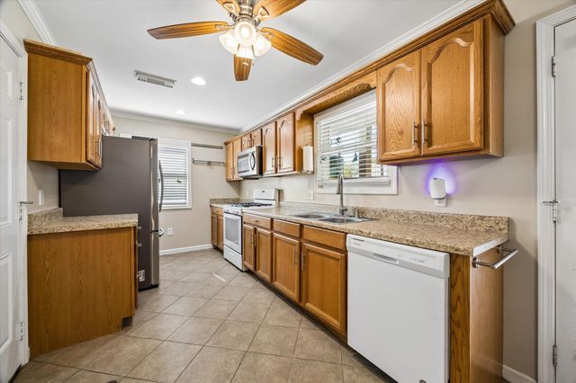 6610 Fairway Drive, Galveston, TX 77551