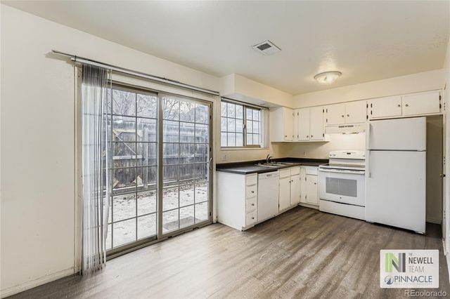 5720 W Warren Avenue, Denver, CO 80227