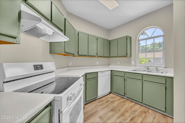 733 Bragg Drive Apt F, Wilmington, NC 28412