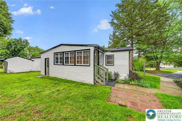 4315 Mountain Court, North Whitehall Twp, PA 18069