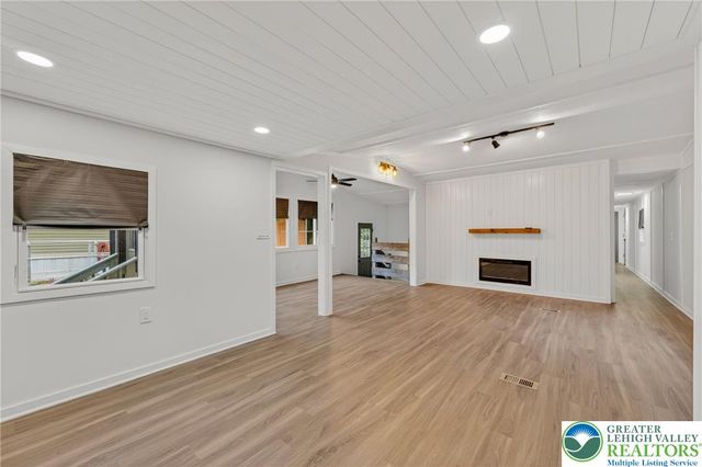 4315 Mountain Court, North Whitehall Twp, PA 18069
