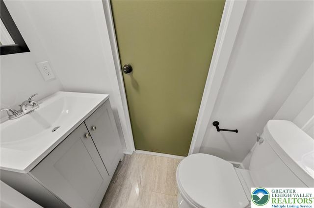 4315 Mountain Court, North Whitehall Twp, PA 18069