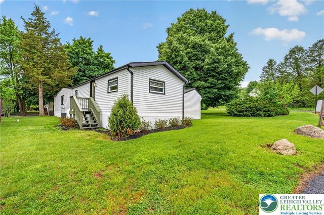4315 Mountain Court, North Whitehall Twp, PA 18069