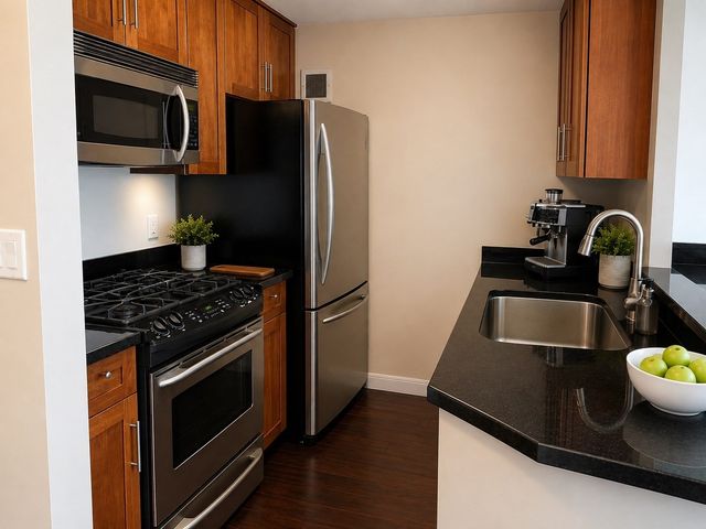 42 Eighth 5512, Boston, MA 02129