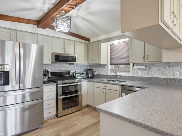 46290 Brentwood Street, Macomb Twp, MI 48042