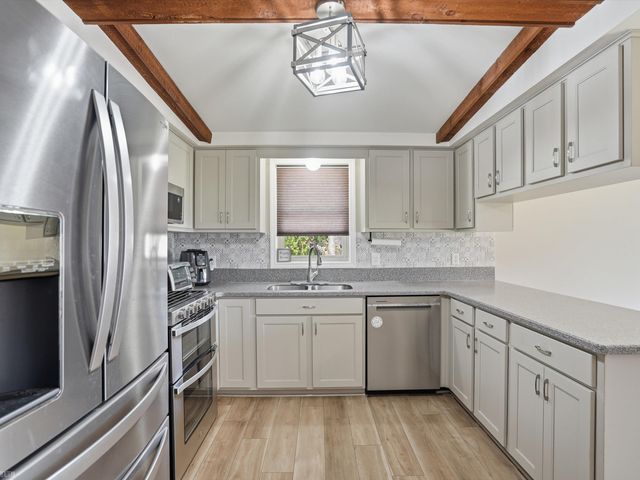 46290 Brentwood Street, Macomb Twp, MI 48042