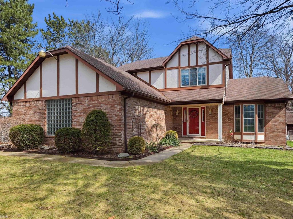 46290 Brentwood Street, Macomb Twp, MI 48042