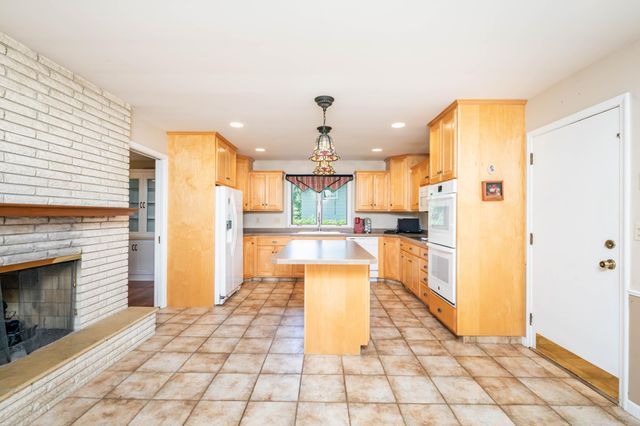 2474 W Country Club Drive S, Fargo, ND 58103