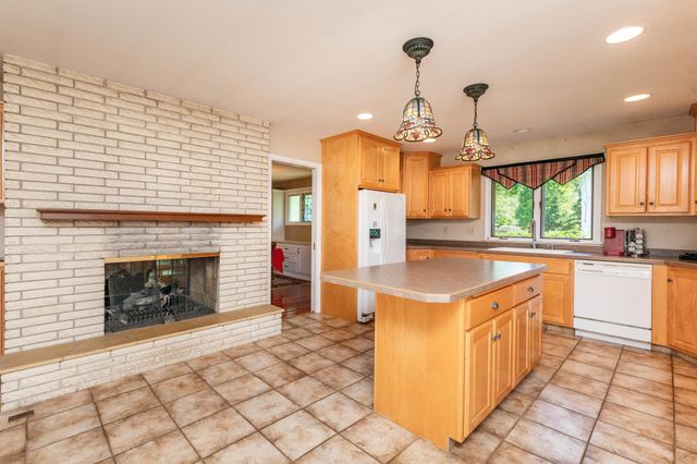 2474 W Country Club Drive S, Fargo, ND 58103