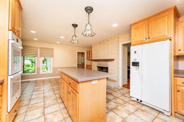2474 W Country Club Drive S, Fargo, ND 58103