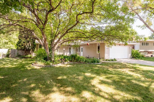2474 W Country Club Drive S, Fargo, ND 58103