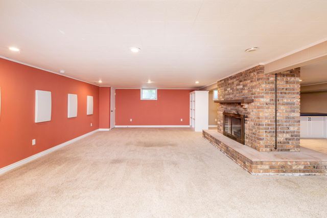 2474 W Country Club Drive S, Fargo, ND 58103