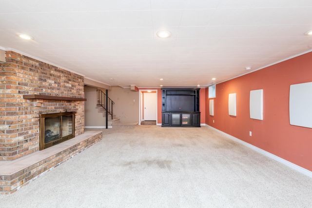 2474 W Country Club Drive S, Fargo, ND 58103