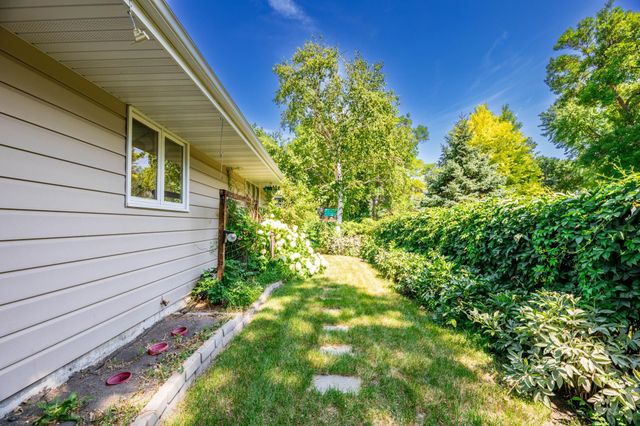 2474 W Country Club Drive S, Fargo, ND 58103