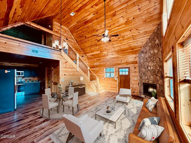 3863 Holders Grove Road, Cosby, TN 37722