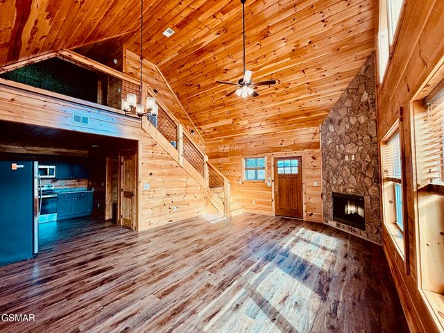 3863 Holders Grove Road, Cosby, TN 37722