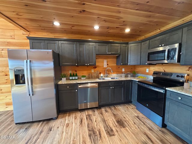 3863 Holders Grove Road, Cosby, TN 37722