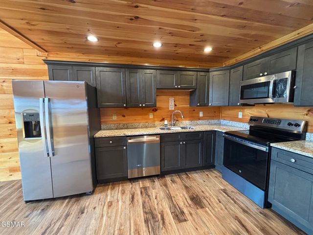 3863 Holders Grove Road, Cosby, TN 37722