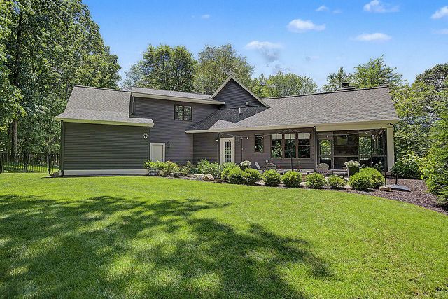 547 Roundtree Drive, Ada, MI 49301