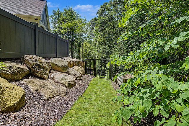 547 Roundtree Drive, Ada, MI 49301