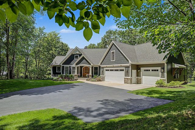 547 Roundtree Drive, Ada, MI 49301