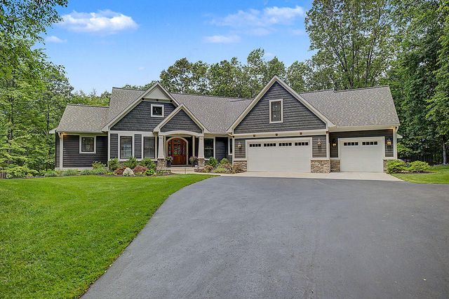 547 Roundtree Drive, Ada, MI 49301