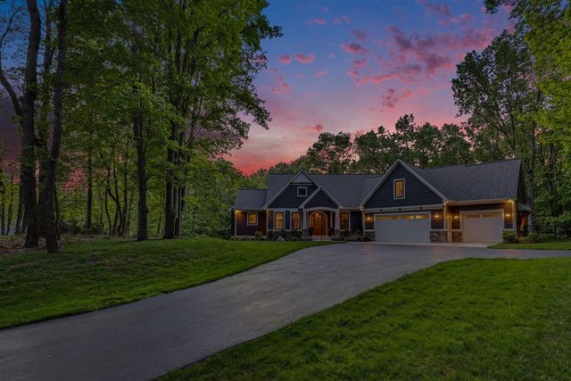 547 Roundtree Drive, Ada, MI 49301