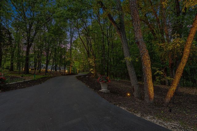547 Roundtree Drive, Ada, MI 49301
