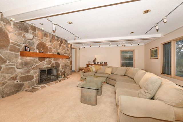 W286S4684 Woods ROAD, Waukesha, WI 53189