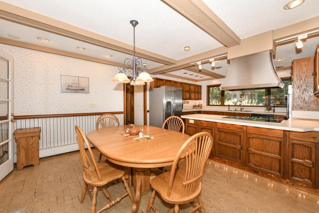 W286S4684 Woods ROAD, Waukesha, WI 53189