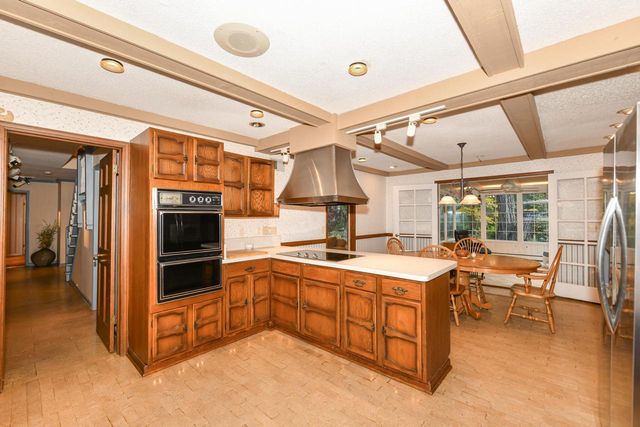 W286S4684 Woods ROAD, Waukesha, WI 53189