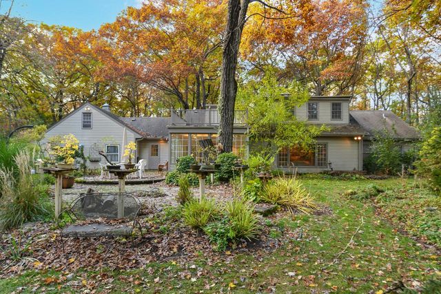 W286S4684 Woods ROAD, Waukesha, WI 53189