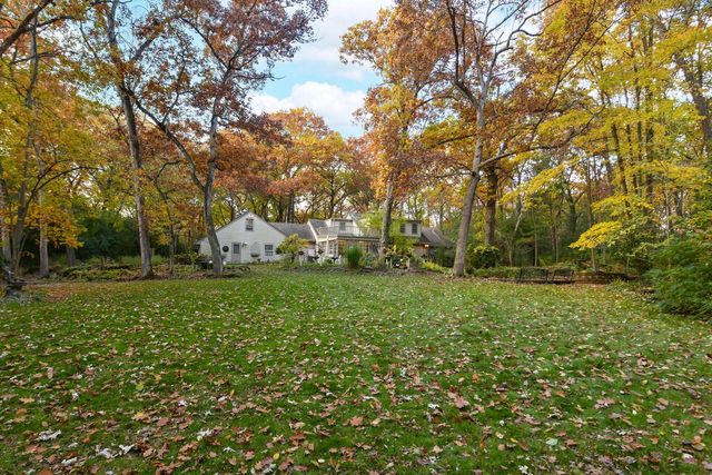 W286S4684 Woods ROAD, Waukesha, WI 53189