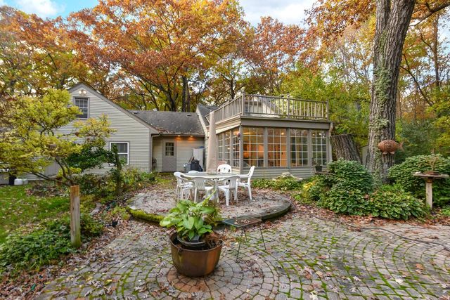 W286S4684 Woods ROAD, Waukesha, WI 53189