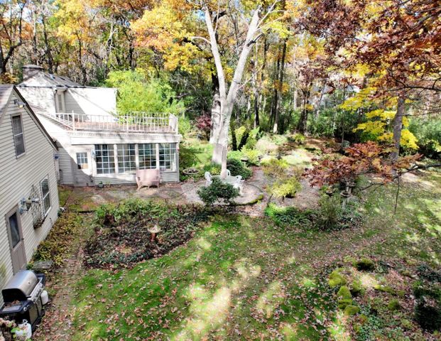 W286S4684 Woods ROAD, Waukesha, WI 53189