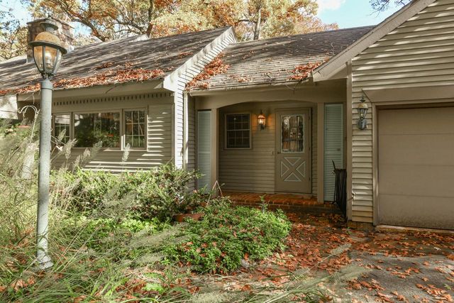 W286S4684 Woods ROAD, Waukesha, WI 53189