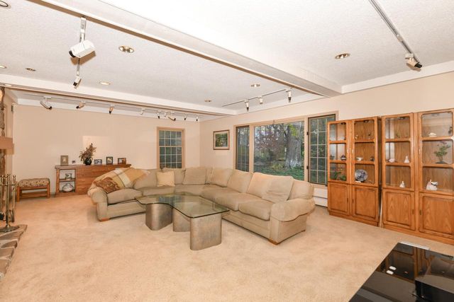 W286S4684 Woods ROAD, Waukesha, WI 53189