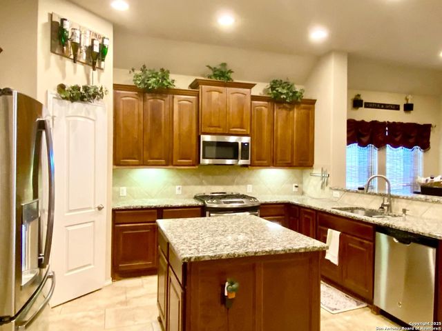 8714 White Crown, San Antonio, TX 78254