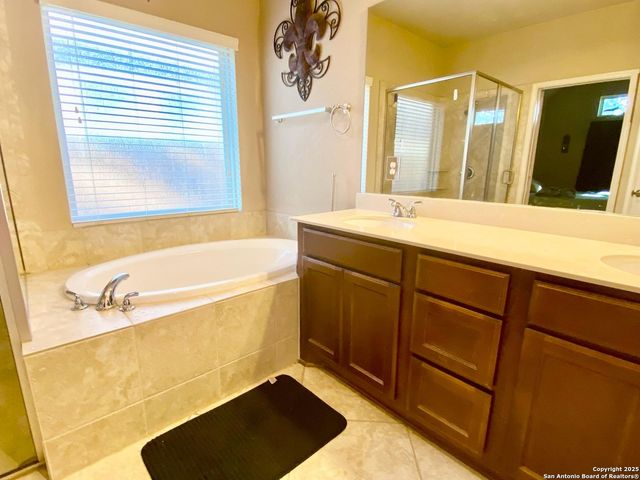 8714 White Crown, San Antonio, TX 78254