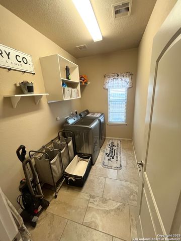 8714 White Crown, San Antonio, TX 78254