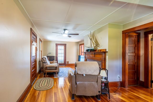 6 Hillcrest Rd, Beverly, MA 01915