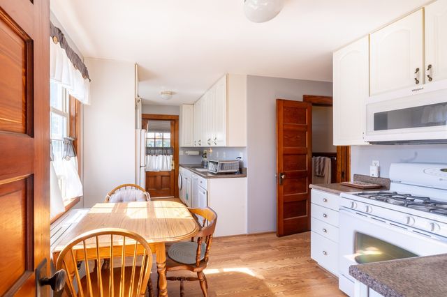 6 Hillcrest Rd, Beverly, MA 01915