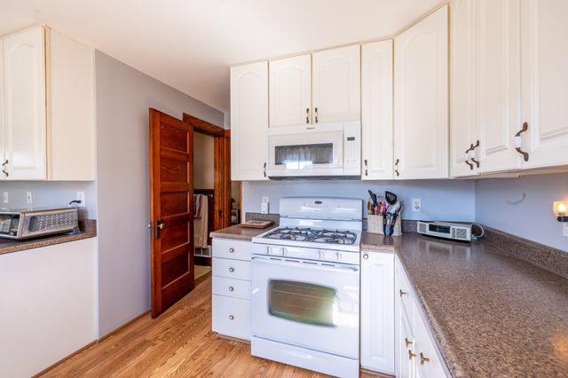 6 Hillcrest Rd, Beverly, MA 01915
