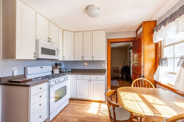 6 Hillcrest Rd, Beverly, MA 01915