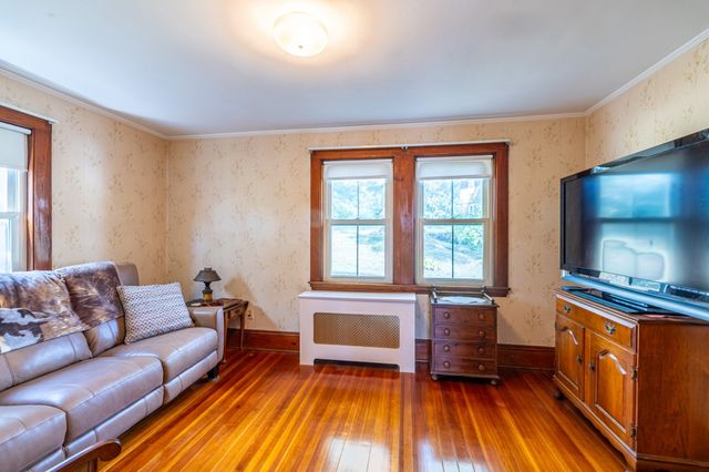 6 Hillcrest Rd, Beverly, MA 01915