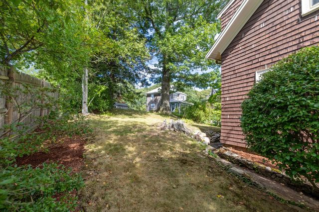 6 Hillcrest Rd, Beverly, MA 01915