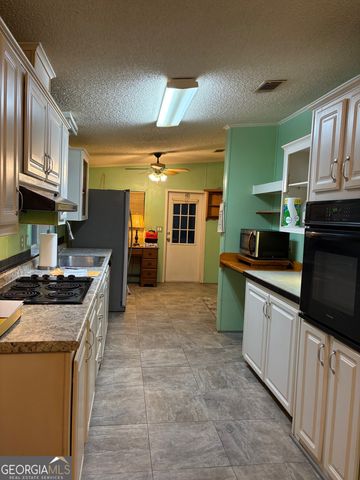 5802 River Trail, Blackshear, GA 31516