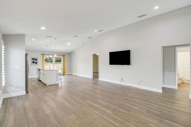 3121 Pinewood Avenue, West Palm Beach, FL 33407